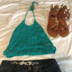 Full Tilt halter crop